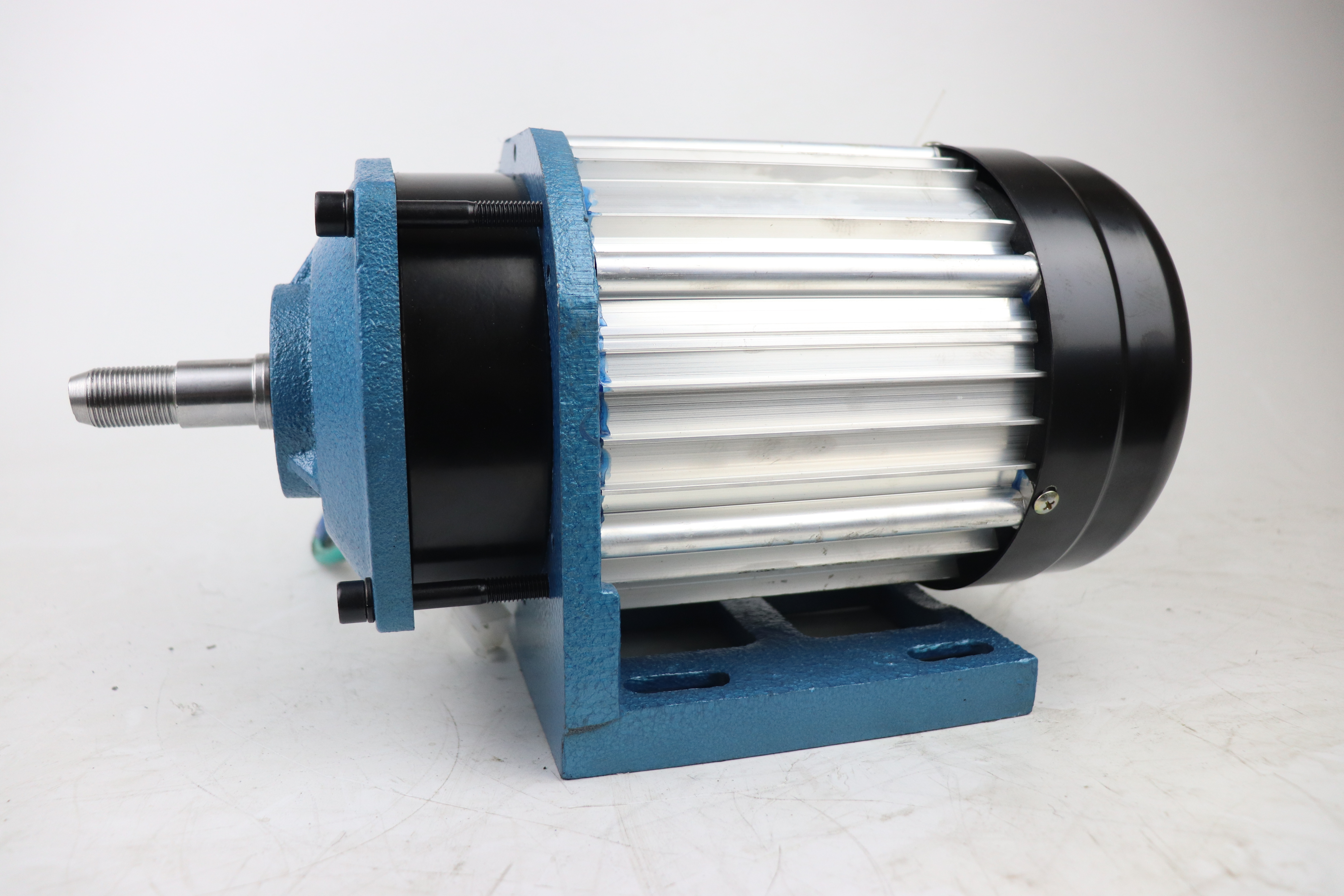 High Power Geared Motor for Electric Tricycle & Tracked Vehicle-Jining Huanzhongyu Machinery and Electronic Co., Ltd